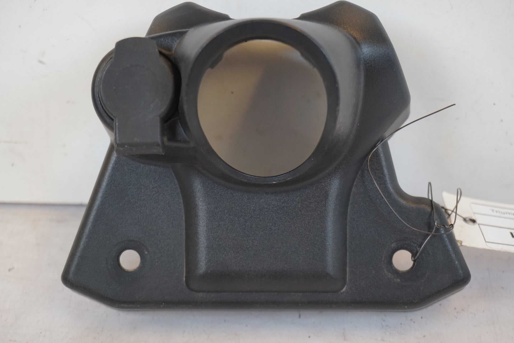 Framsidan på Tändningslåskåpa från en Triumph Tiger 800 -2011 motorcykel.