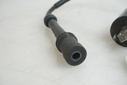 Höger sida på Tändspole från en Yamaha XVS 650 -1999 motorcykel.