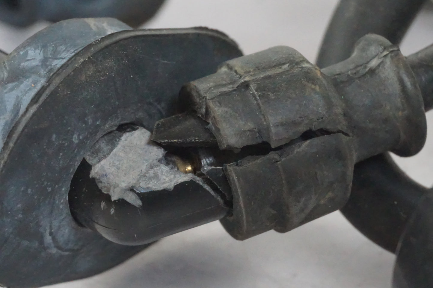 Snett uppifrån på Tändspole från en Suzuki GSX 1400 -2002 motorcykel.