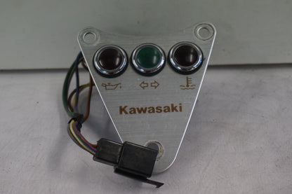Framsidan på Kontrollampor från en Kawasaki VN 800 -1999 motorcykel.