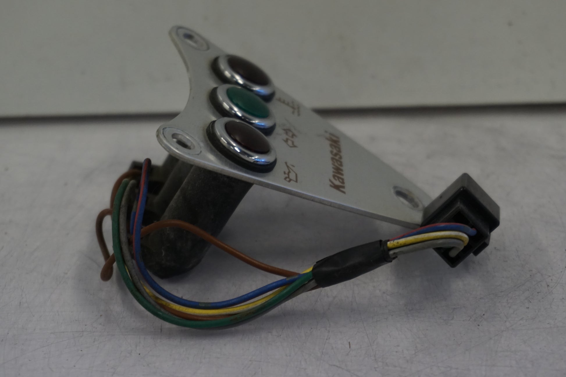 Baksidan på Kontrollampor från en Kawasaki VN 800 -1999 motorcykel.