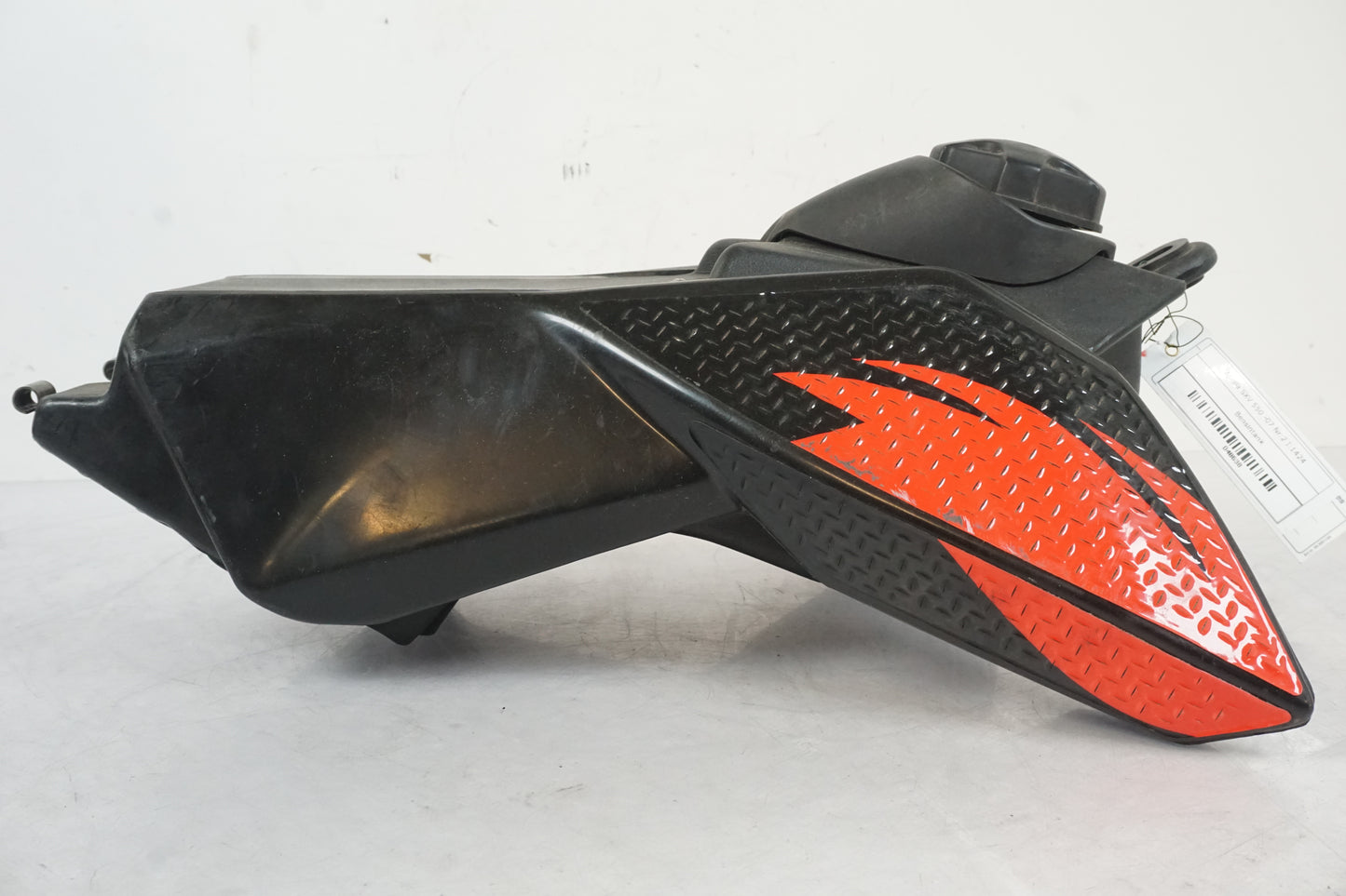 Höger sida på Bensintank från en Aprilia SXV 550 -2007 motorcykel.