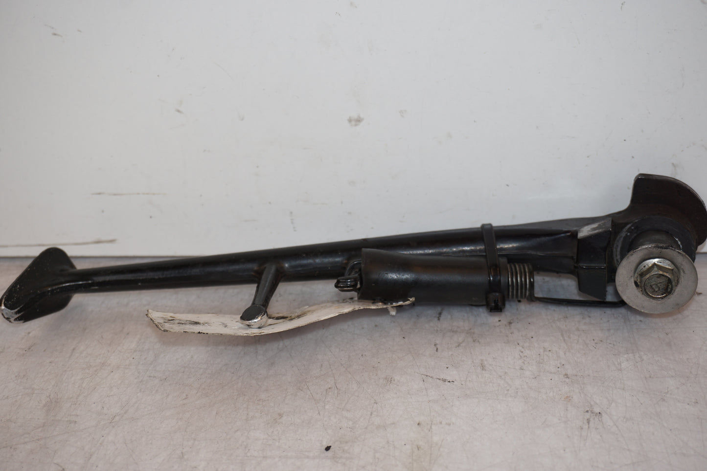 Höger sida på Sidostöd från en Yamaha YZF R6 -2011 motorcykel.