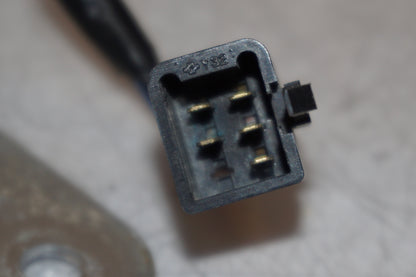 Snett nerifrån på Kontrollampor från en Kawasaki VN 800 -1999 motorcykel.