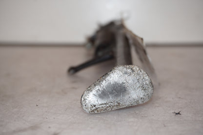 Snett uppifrån på Sidostöd från en Yamaha YZF R6 -2011 motorcykel.