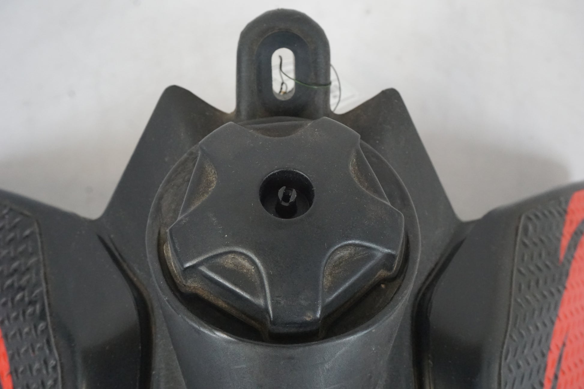 Extrabild1 på Bensintank från en Aprilia SXV 550 -2007 motorcykel.