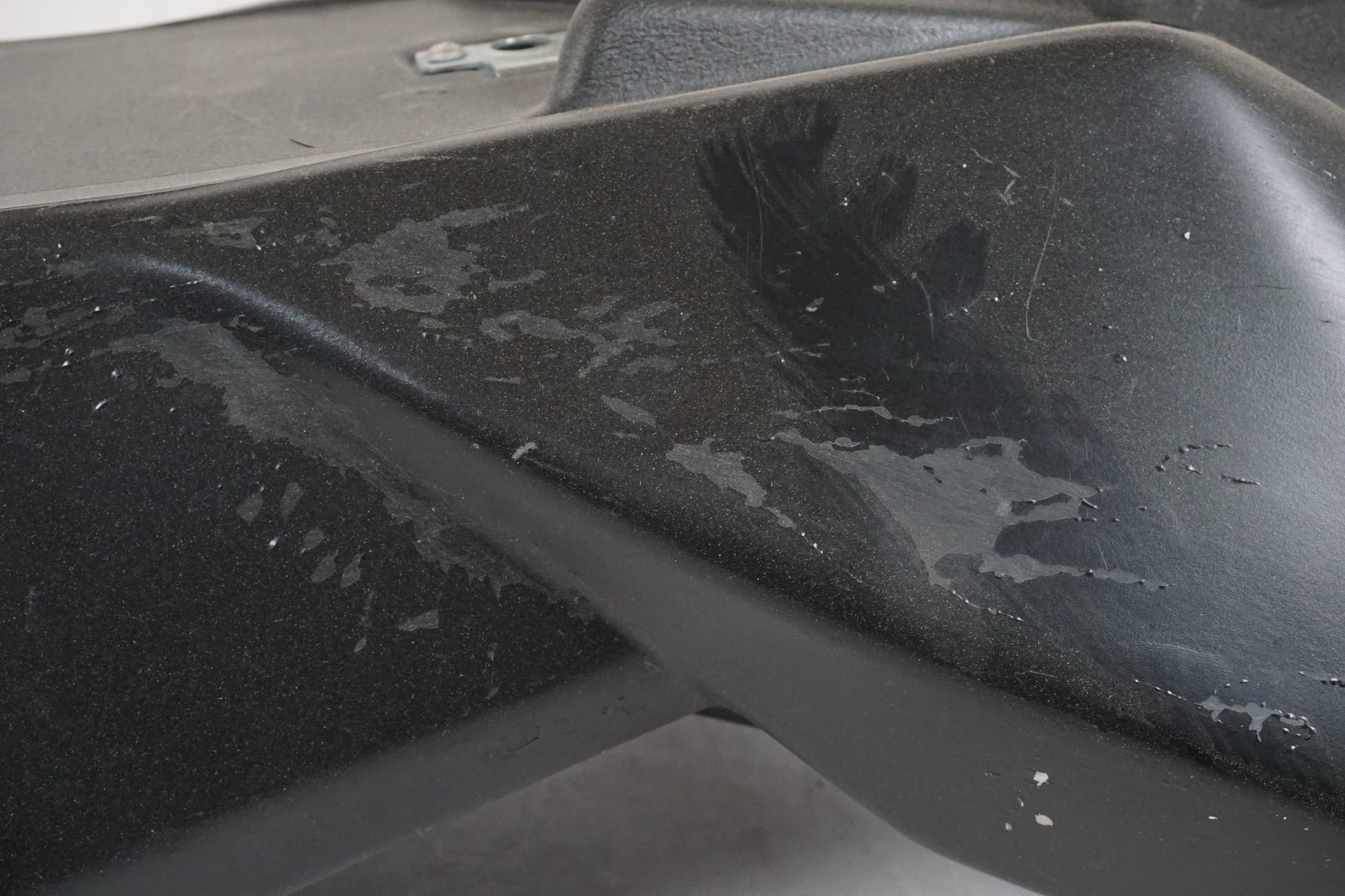 Höger sida på Bensintank från en Aprilia SXV 550 -2008 motorcykel.