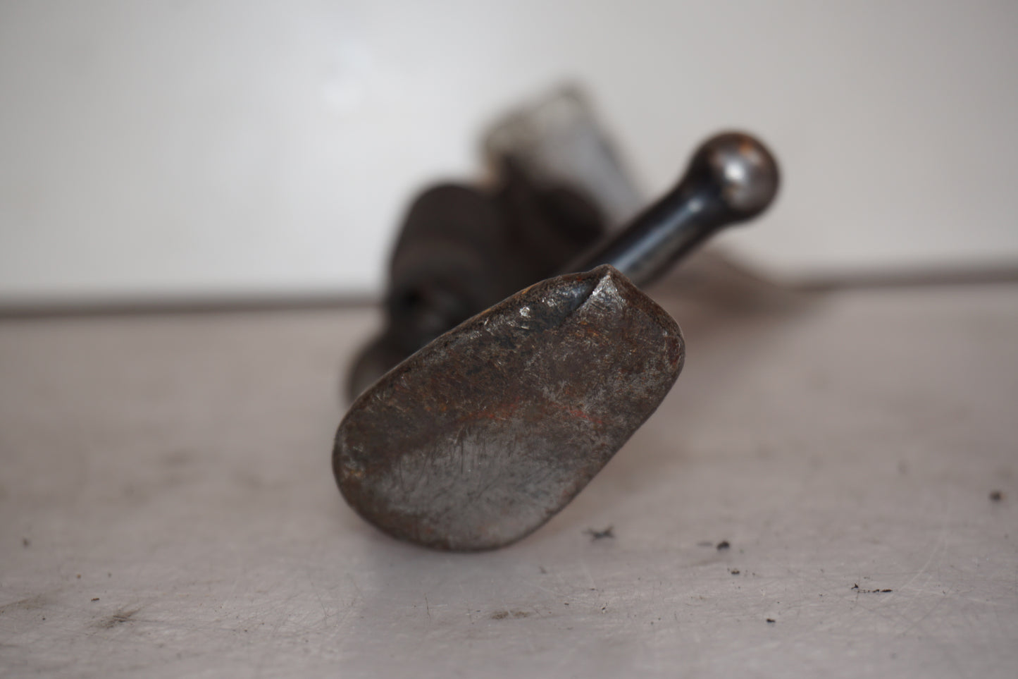 Snett uppifrån på Sidostöd från en Yamaha YZF 600 R -1997 motorcykel.