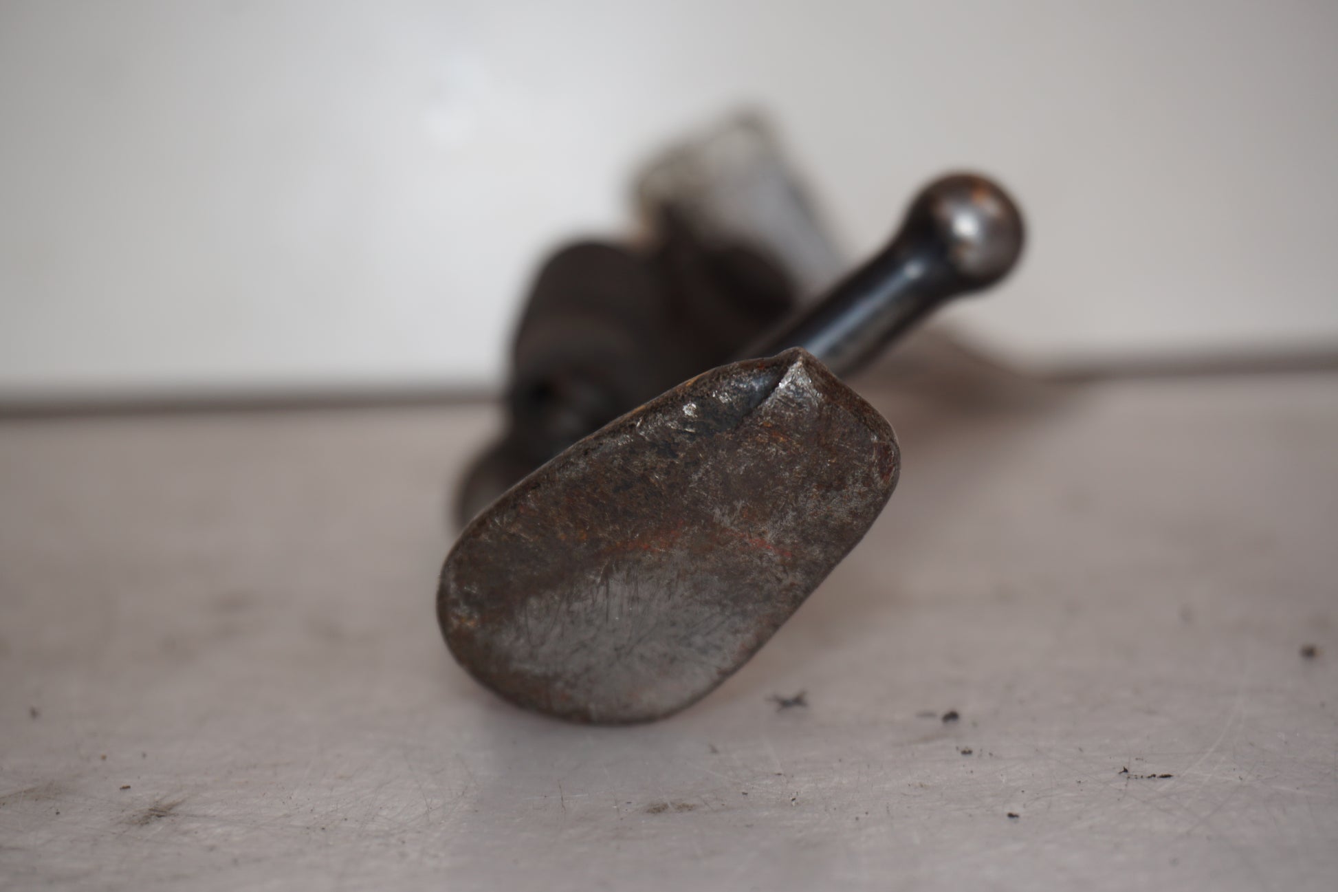 Snett uppifrån på Sidostöd från en Yamaha YZF 600 R -1997 motorcykel.