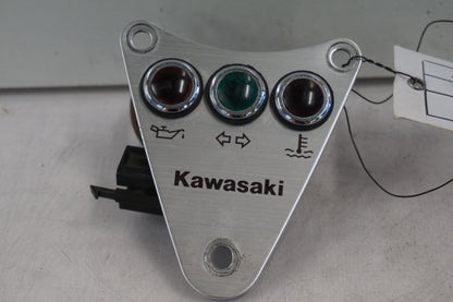 Framsidan på Kontrollampor från en Kawasaki VN 800 -1998 motorcykel.
