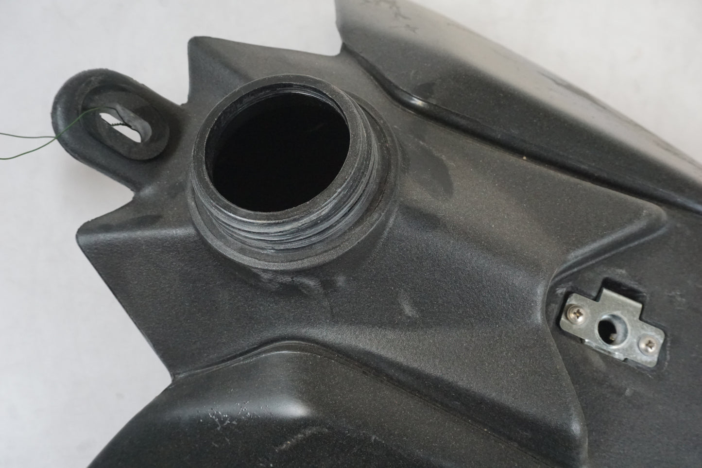 Extrabild2 på Bensintank från en Aprilia SXV 550 -2008 motorcykel.