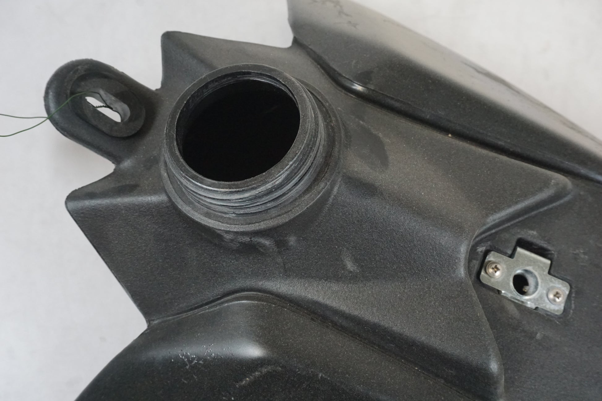 Extrabild2 på Bensintank från en Aprilia SXV 550 -2008 motorcykel.