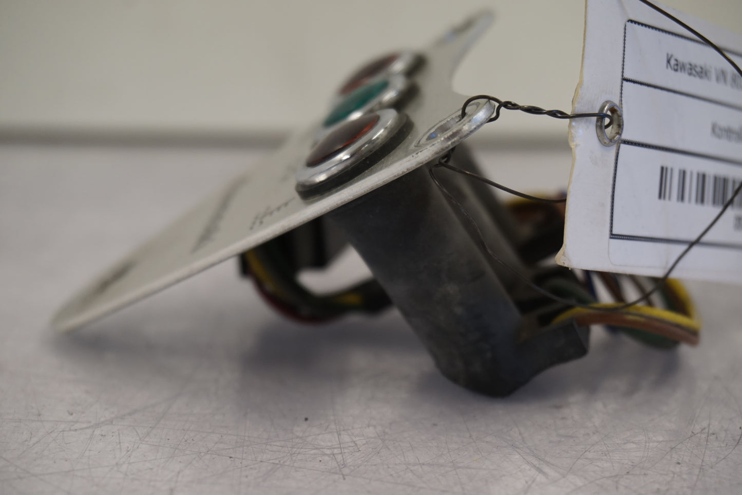 Vänster sida på Kontrollampor från en Kawasaki VN 800 -1998 motorcykel.