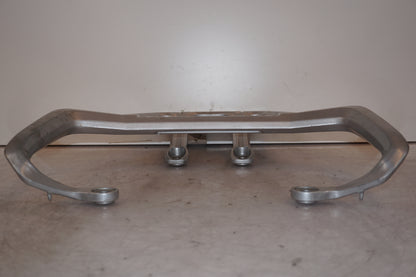 Vänster sida på Pakethållare från en Triumph Tiger -2012 motorcykel.