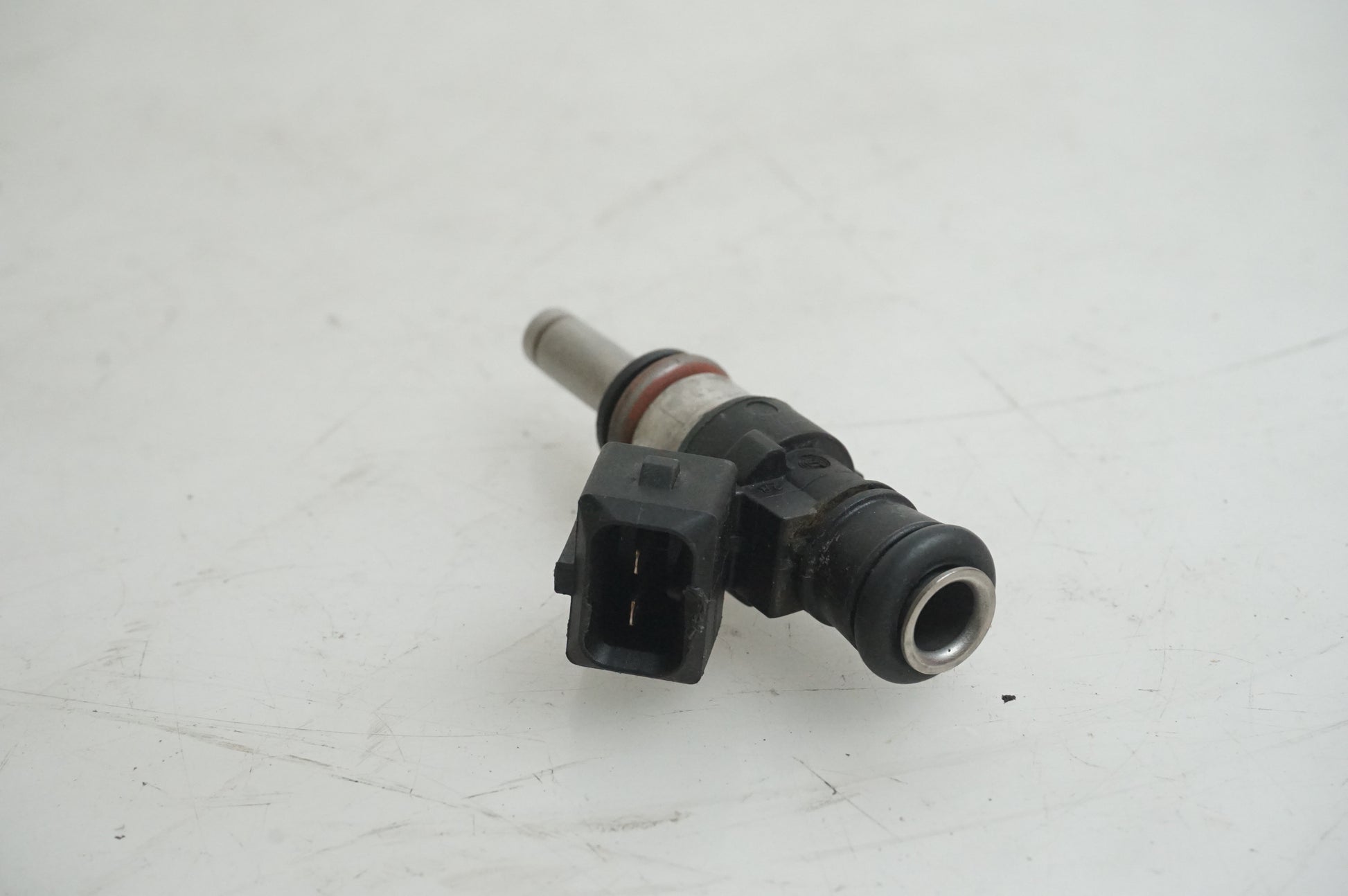 Höger sida på Spridare från en BMW R 1200 R -2007 motorcykel.