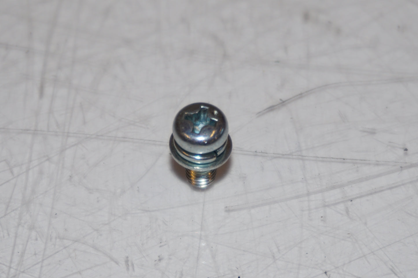 Snett nerifrån på Varvräknare från en Honda CB 750 SF -2003 motorcykel.