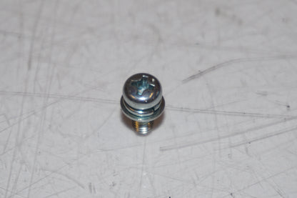 Snett nerifrån på Varvräknare från en Honda CB 750 SF -2003 motorcykel.