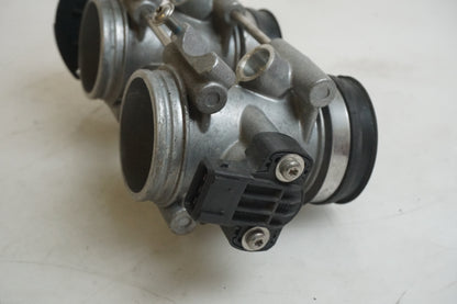 Baksidan på Spjällhus från en BMW F 800 S -2009 motorcykel.