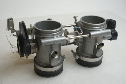 Höger sida på Spjällhus från en BMW F 800 S -2009 motorcykel.