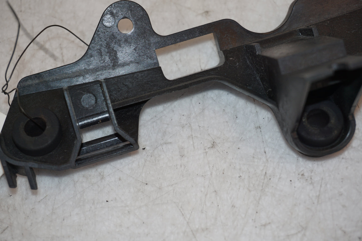 Extrabild1 på Instrumentpanelsfäste från en BMW K 1200 S -2006 motorcykel.