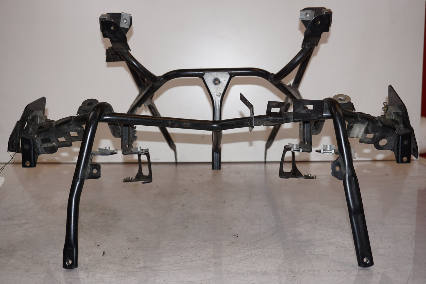 Framsidan på Toppkåpstag från en BMW R 1150 RT -2003 motorcykel.