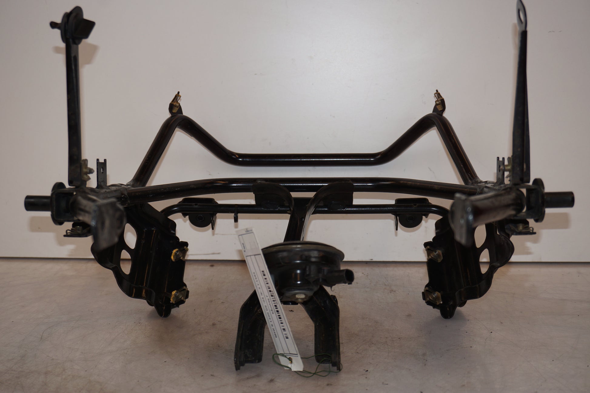 Baksidan på Kåpstag från en BMW R 1200 GS -2004 motorcykel.