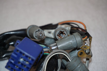 Snett nerifrån på Kontrollampor från en Suzuki GSX 750 -1998 motorcykel.