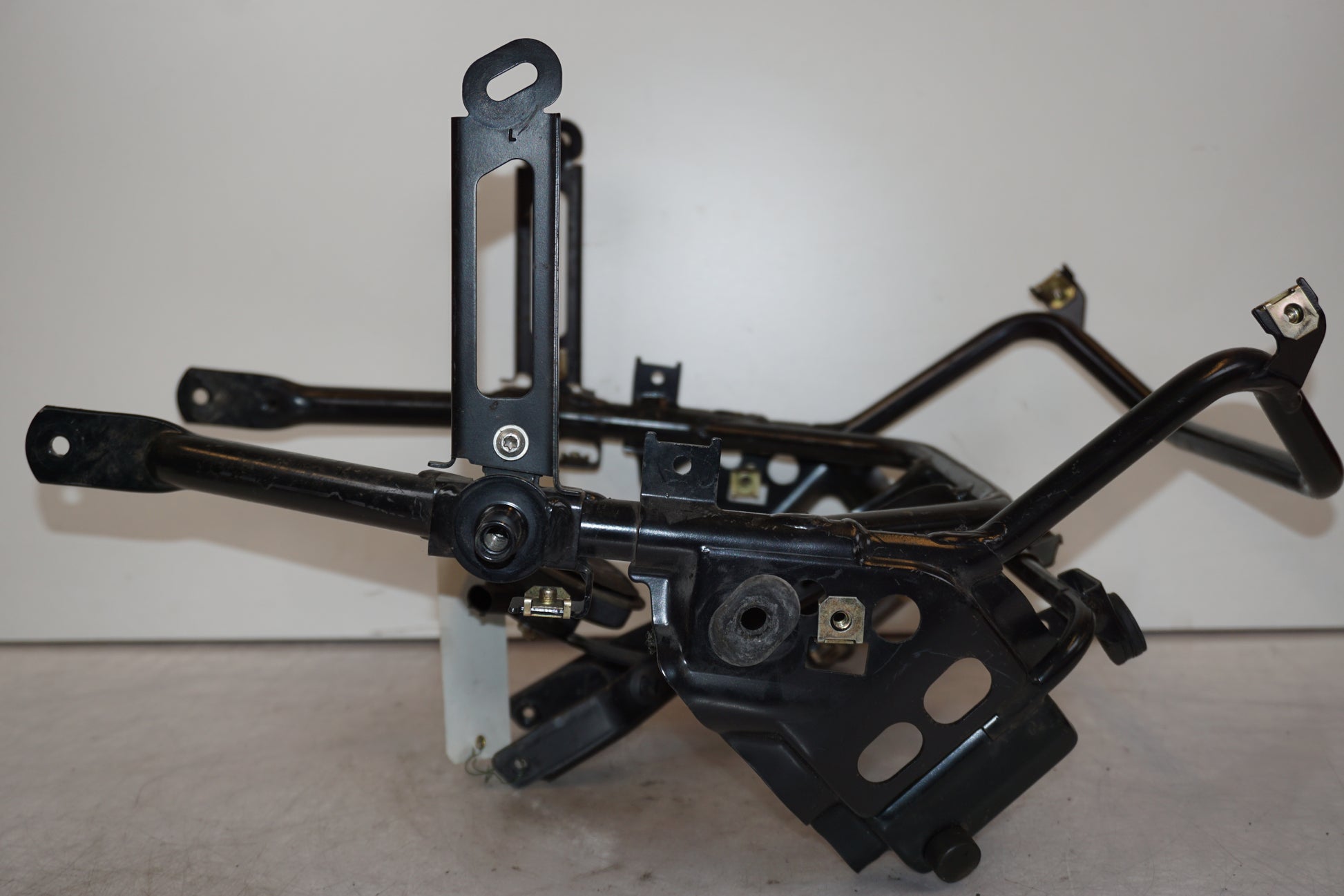 Snett uppifrån på Kåpstag från en BMW R 1200 GS -2004 motorcykel.