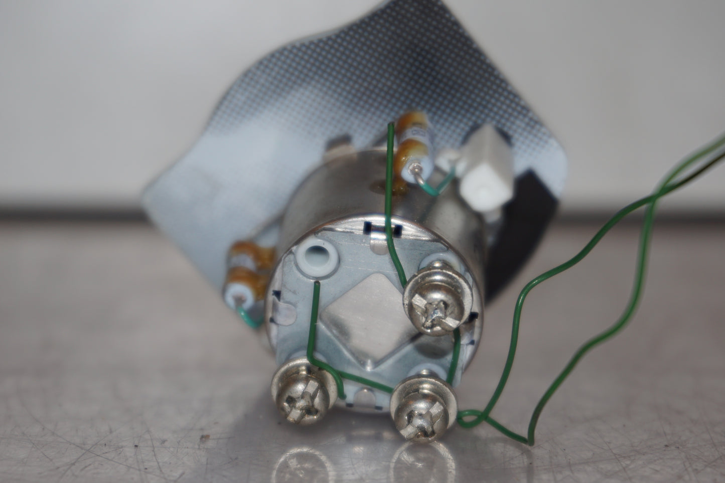 Höger sida på Bensinmätare från en Suzuki GSX 750 -1998 motorcykel.