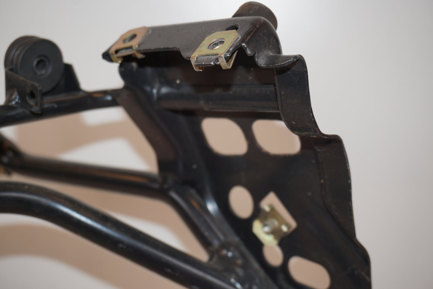 Extrabild3 på Kåpstag från en BMW R 1200 GS -2004 motorcykel.