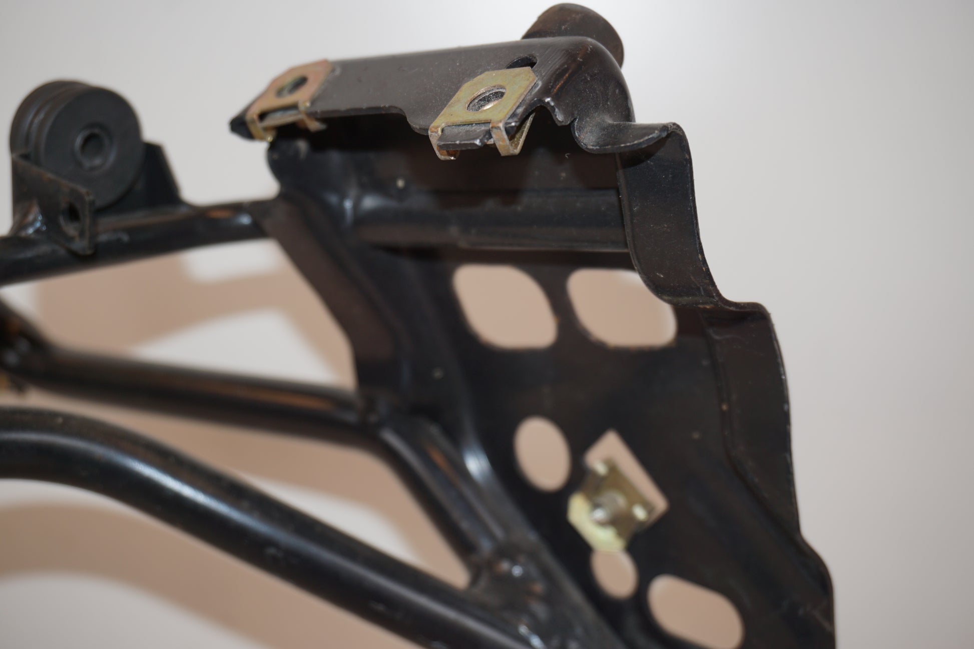 Extrabild3 på Kåpstag från en BMW R 1200 GS -2004 motorcykel.