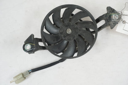 Framsidan på Vattenkylfläkt från en Yamaha YZF-R 125 -2009 motorcykel.