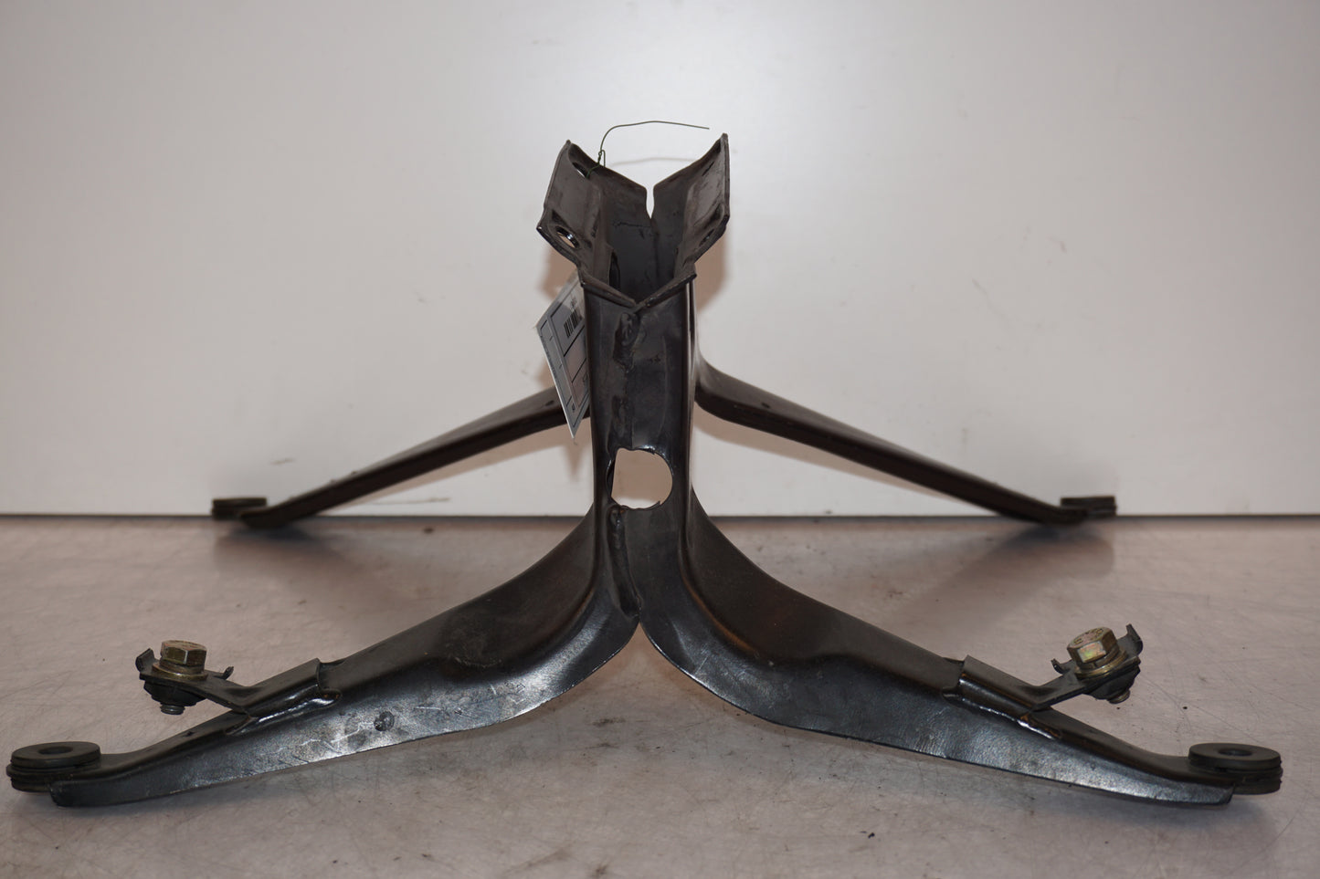 Baksidan på Toppkåpstag från en BMW K 75 -1992 motorcykel.