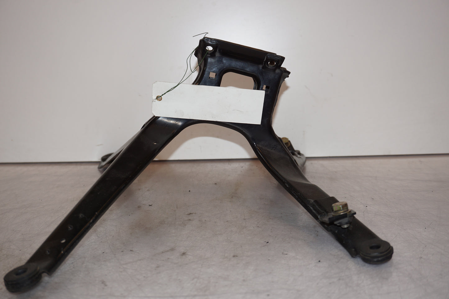 Höger sida på Toppkåpstag från en BMW K 75 -1992 motorcykel.