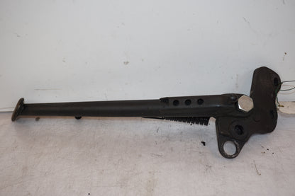 Vänster sida på Sidostöd från en Kawasaki Z 1000 -2011 motorcykel.