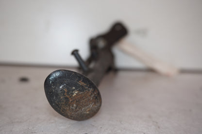 Snett uppifrån på Sidostöd från en Kawasaki Z 1000 -2011 motorcykel.