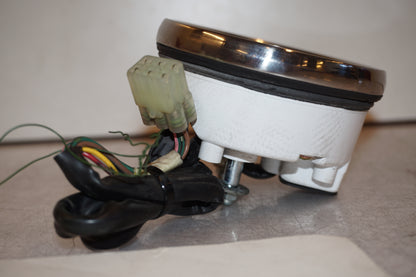 Höger sida på Hastighetsmätare från en Honda VTX 1800 -2002 motorcykel.