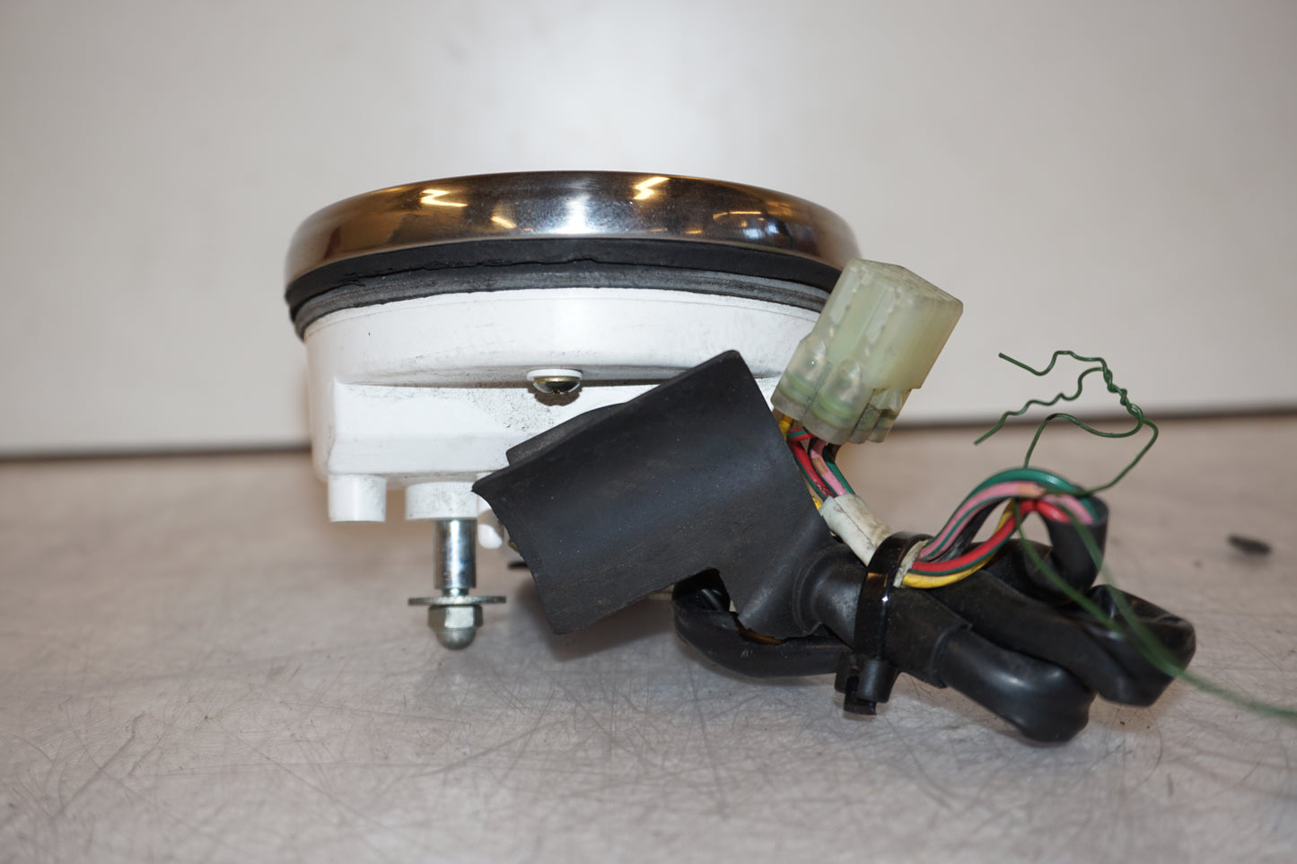 Vänster sida på Hastighetsmätare från en Honda VTX 1800 -2002 motorcykel.