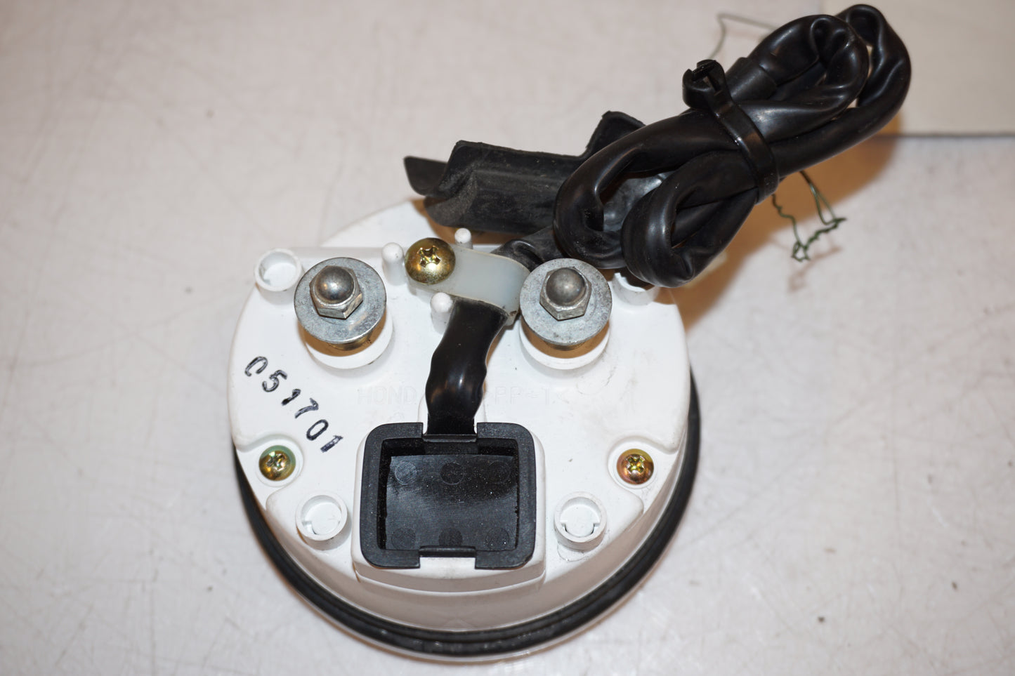 Snett nerifrån på Hastighetsmätare från en Honda VTX 1800 -2002 motorcykel.