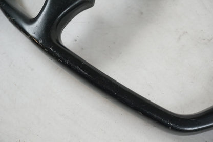 Vänster sida på Passagerarhandtag från en Kawasaki ZX-6R -1997 motorcykel.