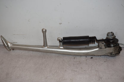 Framsidan på Sidostöd från en Yamaha YZF R6 -2007 motorcykel.