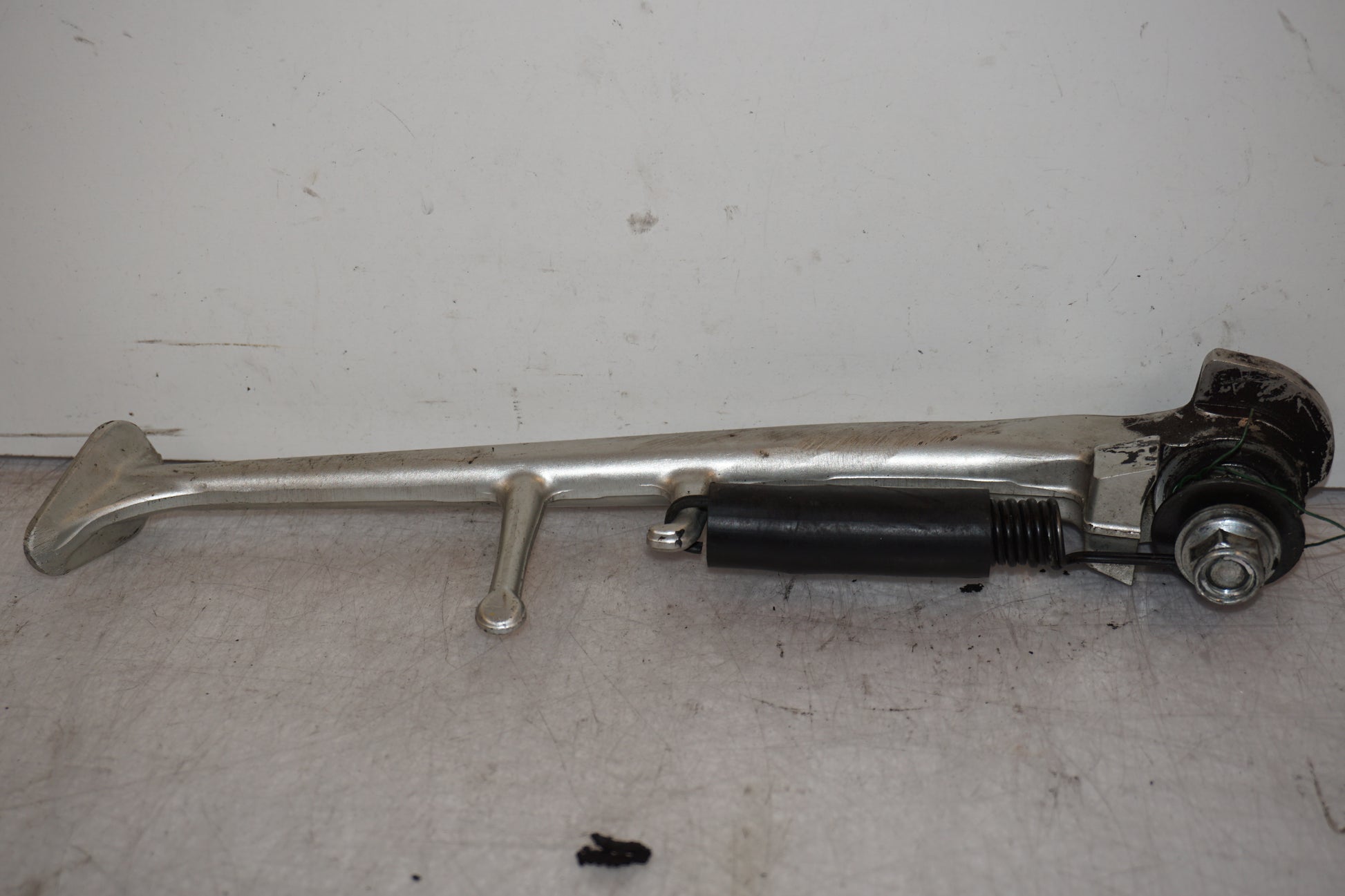 Baksidan på Sidostöd från en Yamaha YZF R6 -2007 motorcykel.