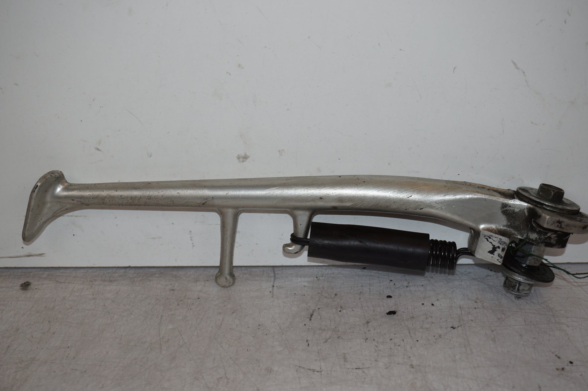 Höger sida på Sidostöd från en Yamaha YZF R6 -2007 motorcykel.