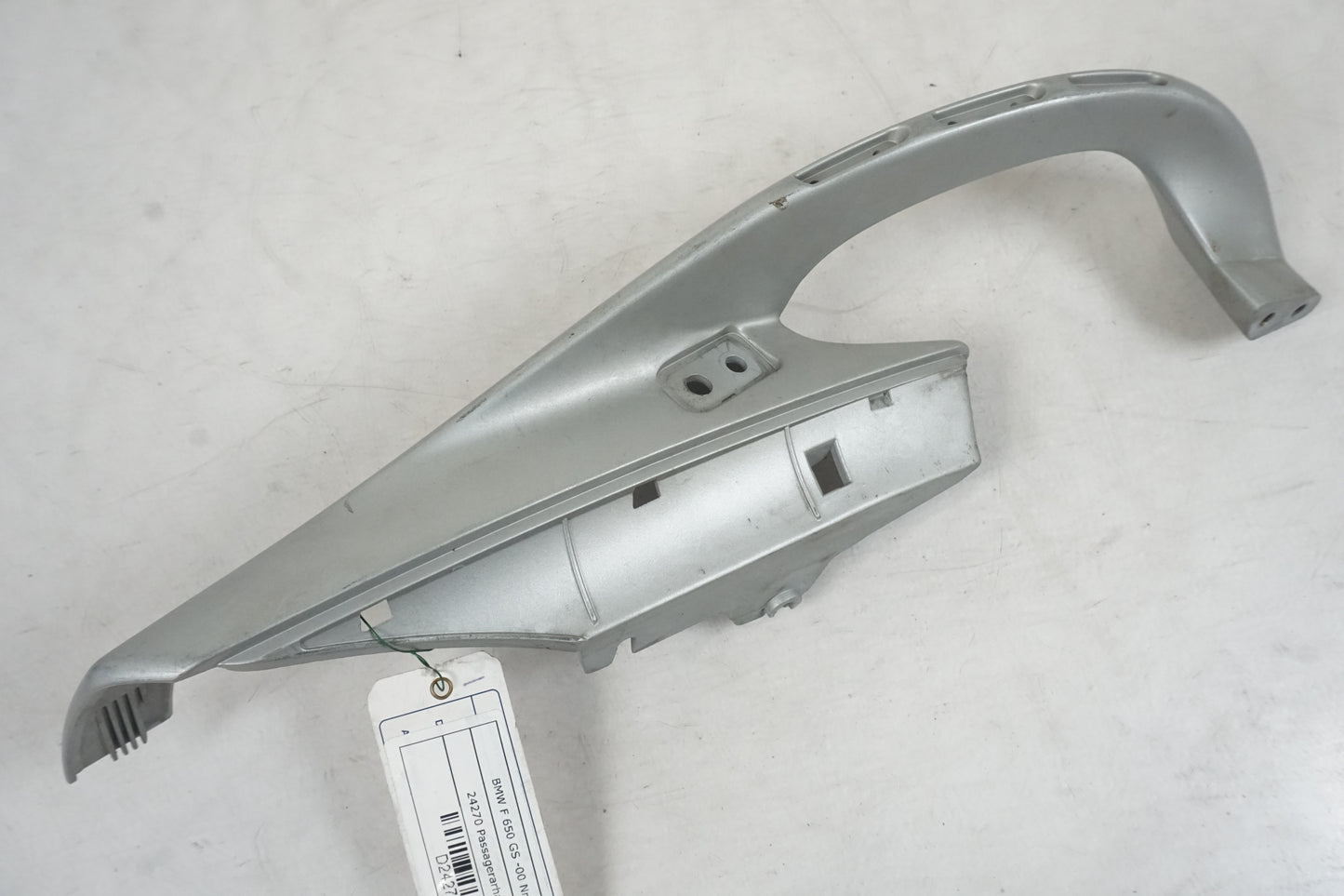 Framsidan på Passagerarhandtag från en BMW F 650 GS -2000 motorcykel.