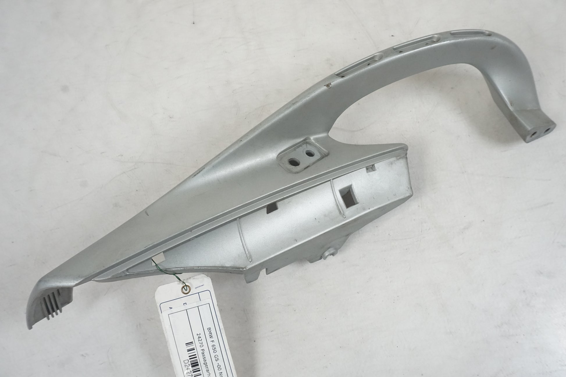 Framsidan på Passagerarhandtag från en BMW F 650 GS -2000 motorcykel.