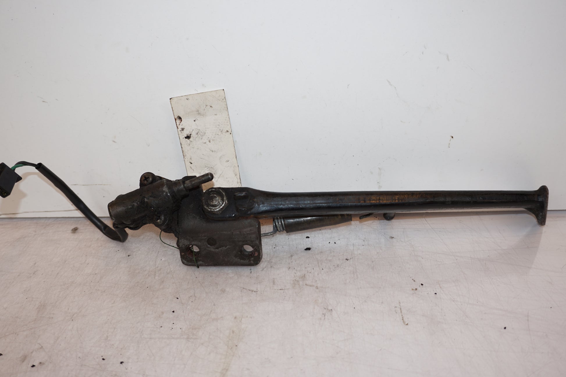 Vänster sida på Sidostöd från en Kawasaki ZXR 400 -1992 motorcykel.