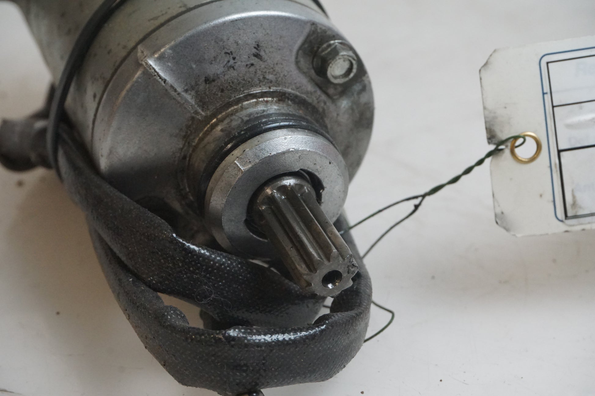 Höger sida på Startmotor från en Hyosung GT 650 -2006 motorcykel.