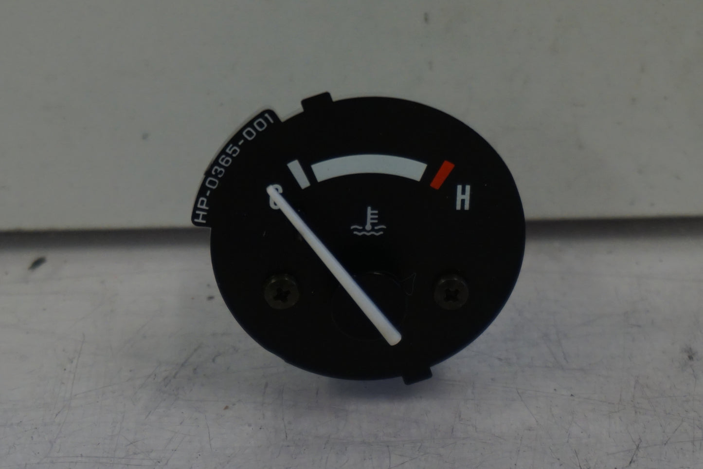 Framsidan på Temperaturmätare från en Honda CBR 900 RR -1996 motorcykel.