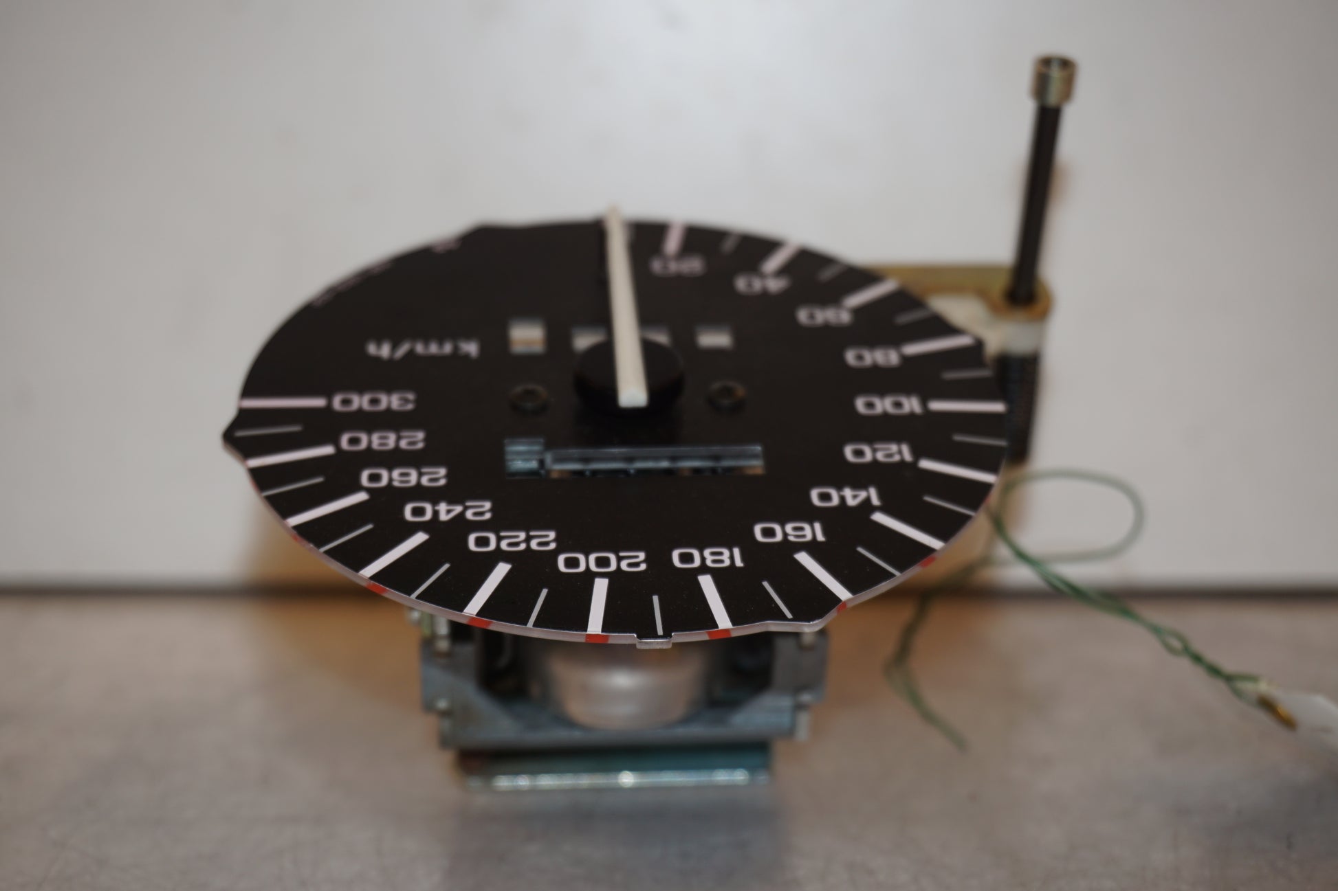 Vänster sida på Instrumentpanel från en Honda CBR 1000 F -1990 motorcykel.