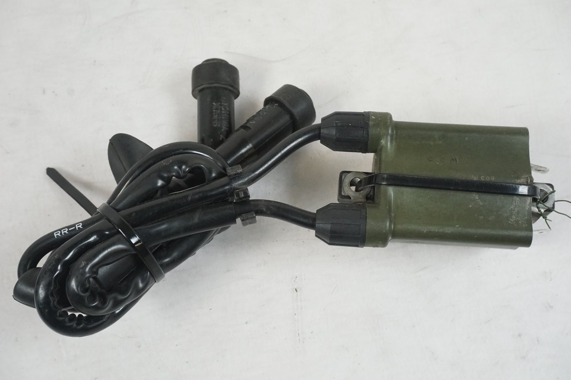 Baksidan på Tändspole från en Honda VT 750 -2008 motorcykel.